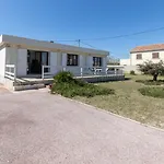 Les Pesquiers By Interhome Йер